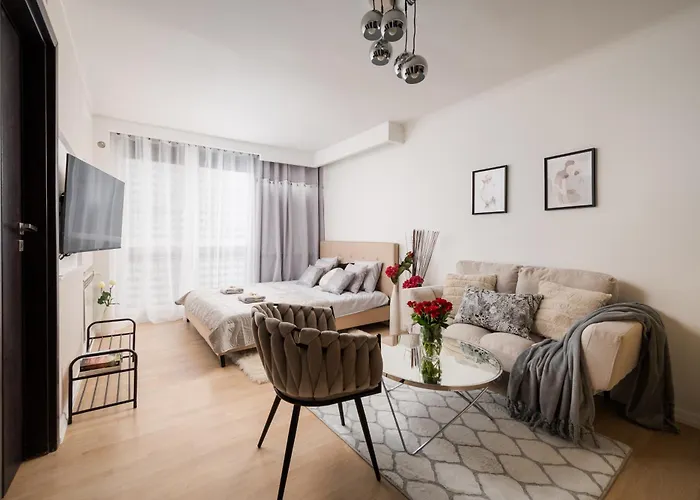 Belapart 2-Bedroom Downtown Apartament, 1 Km To Central Station, Metro, Netflix, Air-Conditioning