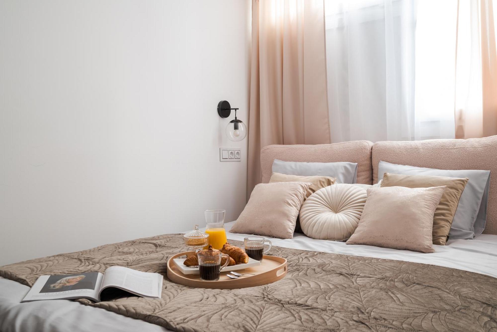 Comfortable Air-Conditioned 2-Bedroom Apartament 1 Km To Central Station Metro Bus Tram Apartment Warsaw