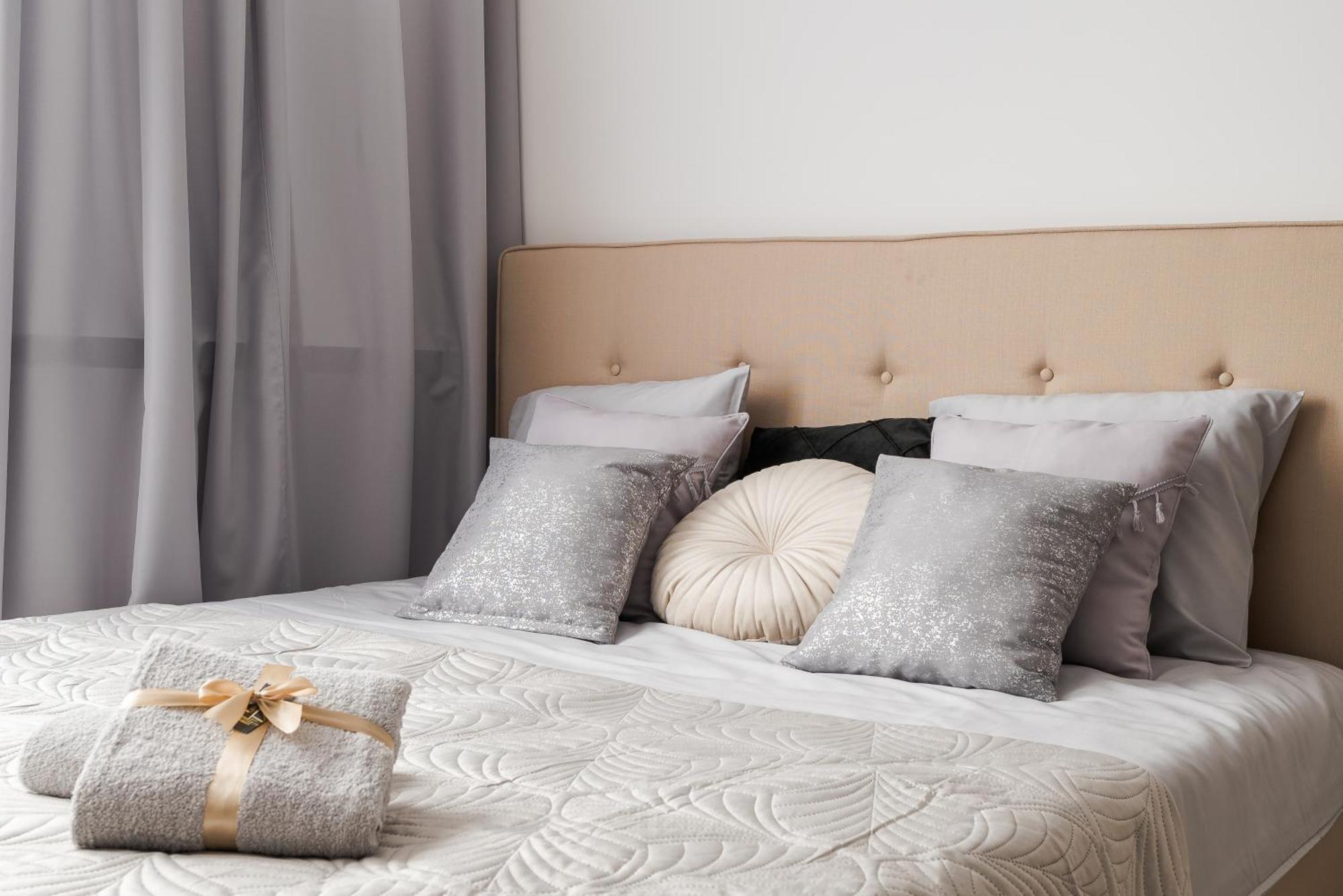 Comfortable Air-Conditioned 2-Bedroom Apartament 1 Km To Central Station Metro Bus Tram * Warsaw