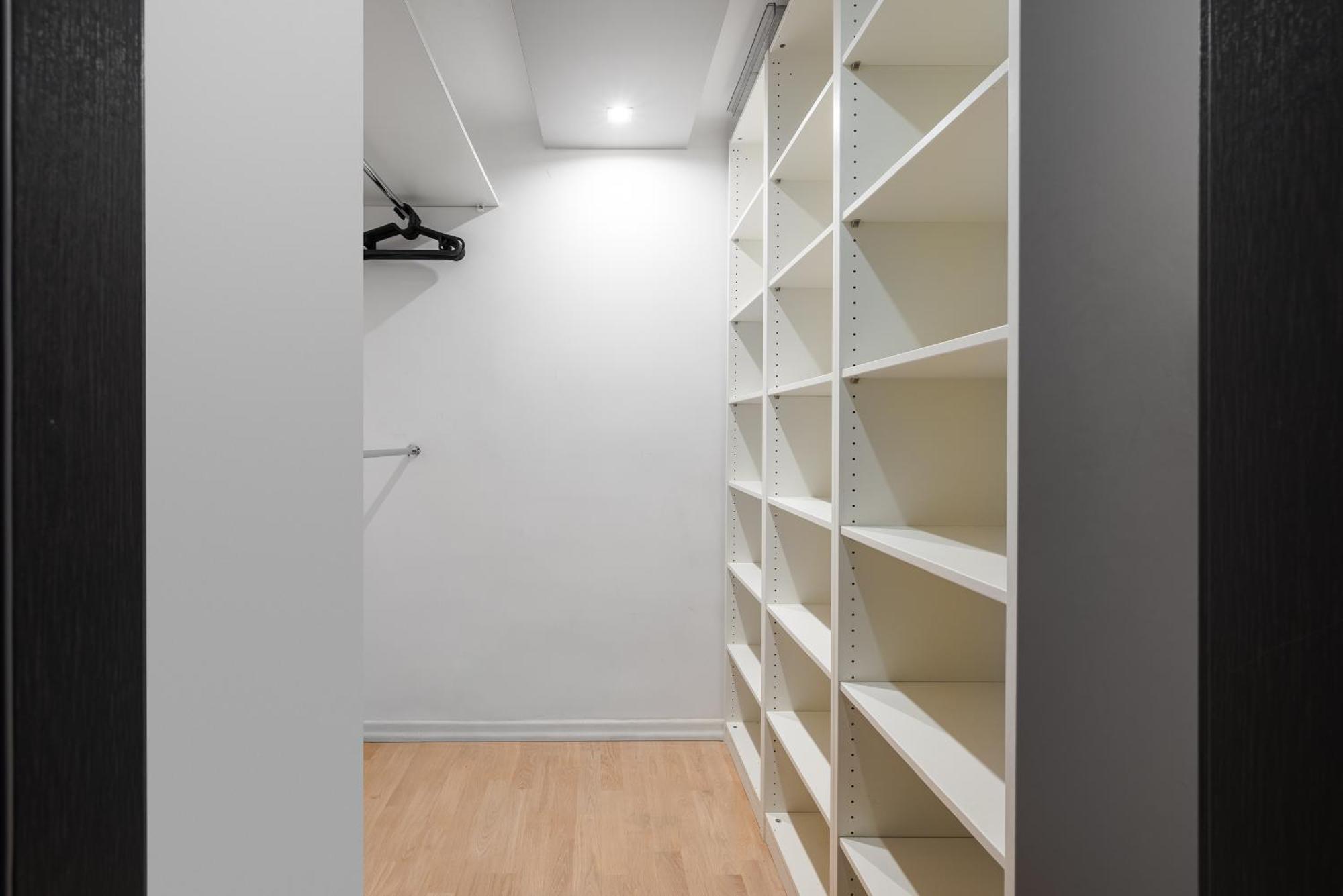 Comfortable Air-Conditioned 2-Bedroom Apartament 1 Km To Central Station Metro Bus Tram Apartment Warsaw