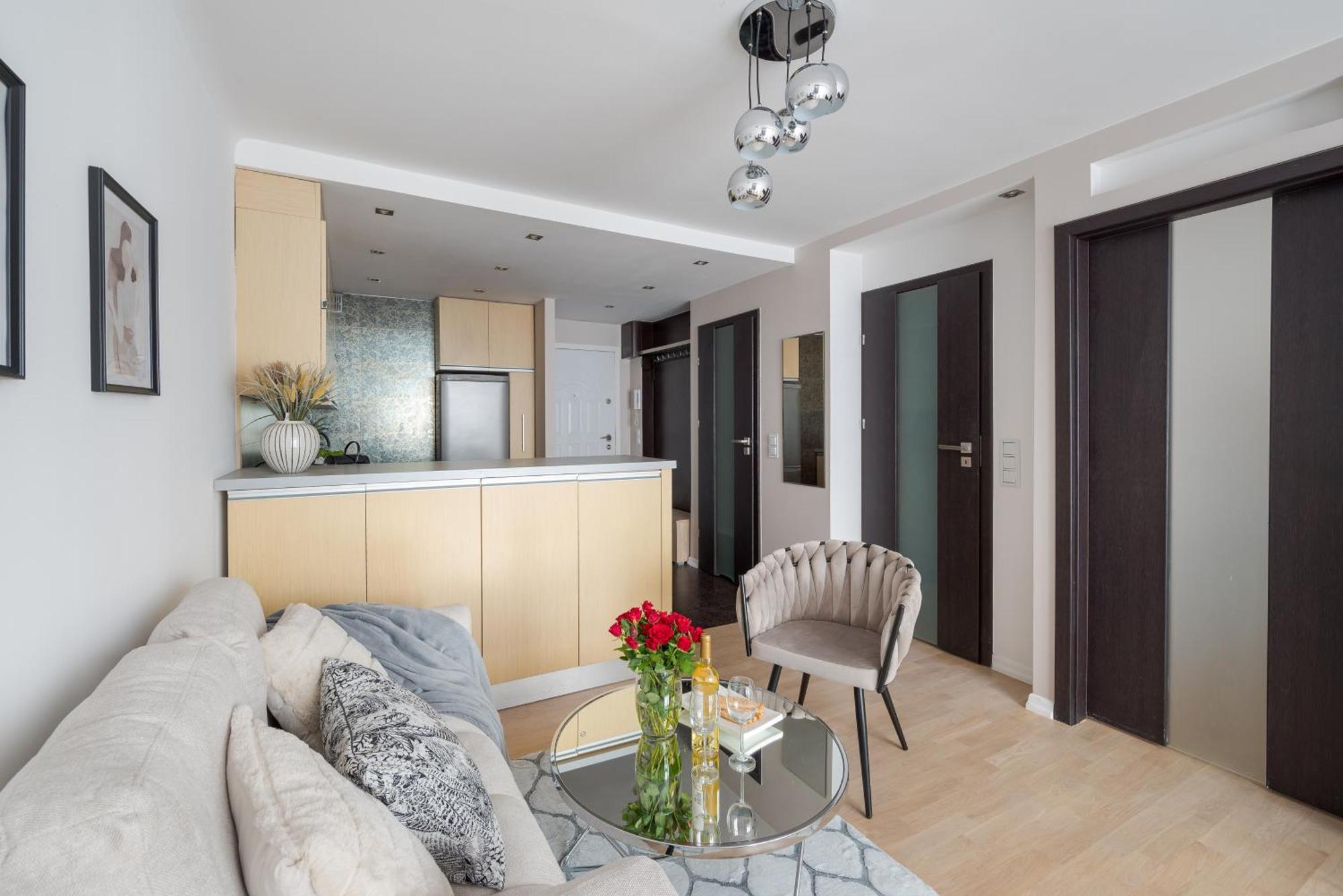 Apartment Comfortable Air-Conditioned 2-Bedroom Apartament 1 Km To Central Station Metro Bus Tram Warsaw
